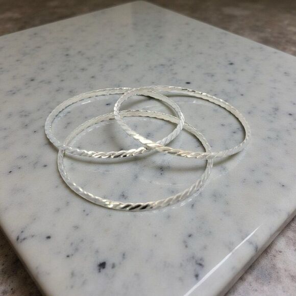 Tiffany & Co Single Bangle Bracelet Sterling Silver Estate TIF870 - Picture 15 of 15